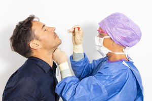 Prancūzijos bendrovės sukurtas testas leis atskirti gripą nuo COVID-19