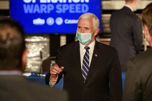 JAV viceprezidentas M. Pence'as nuo COVID-19 bus paskiepytas penktadienį