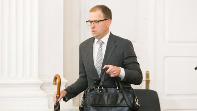 Seimas panaikino V. Gapšio teisinę neliečiamybę: teismas toliau nagrinės politinės korupcijos bylą