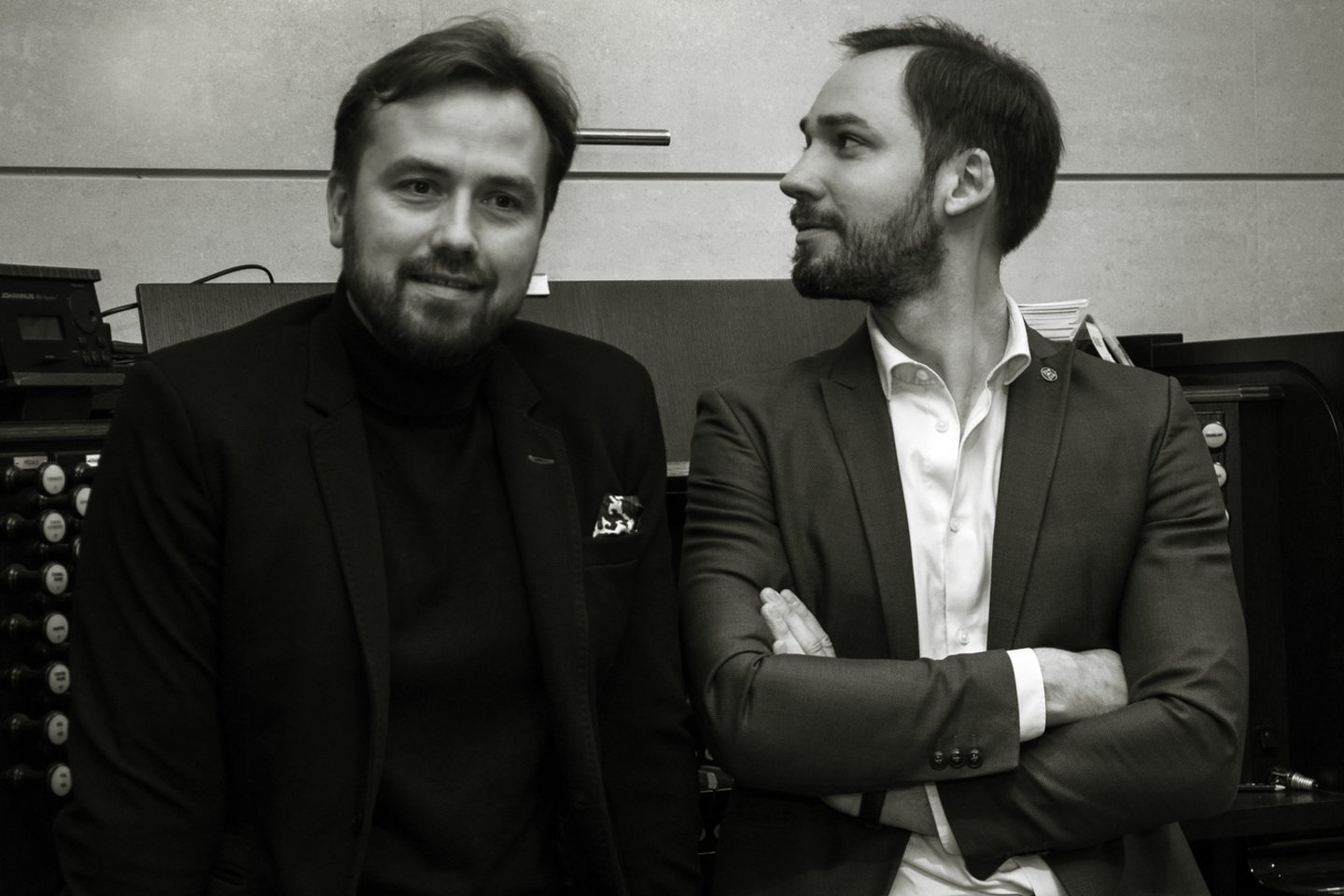  Solistas Jonas Sakalauskas ir pianistas Darius Mažintas.<br> Pranešimo nuotr.
