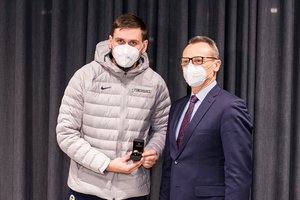 E. Ulanovas atsiėmė su „Žalgiriu“ iškovotą LKL aukso žiedą