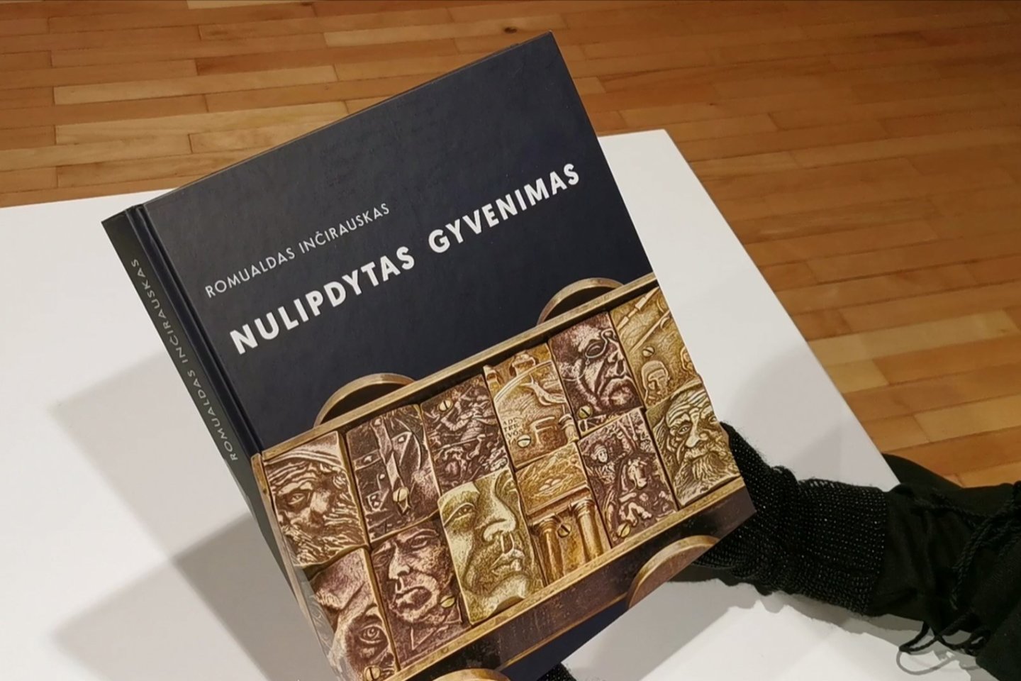  Romualdo Inčirausko knyga "Nulipdytas gyvenimas".<br>LDS nuotr. 