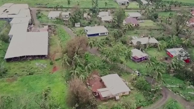 Superciklonas Fidžyje nuo žemės šluoja ištisus kaimus, žuvo mažiausiai du žmonės