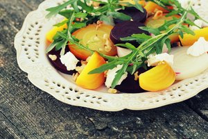 Burokėlių, ožkų sūrio ir citrusinių vaisių salotos nepaliks abejingų