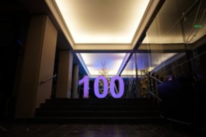 Šimtmetį švenčiantis teatras iš scenos persikėlė į unikalią galeriją 