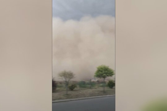 Žmonės dalijasi kino juostos vertais vaizdais: slenkanti dulkių audra atrodo neįtikėtinai