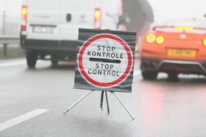 Kaunietė skubėjo pas dukrą darželyje, tačiau 5 valandas stovėjo eilėje prie posto: „Ir verkiau, ir rankos drebėjo“