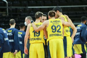 Kaune sutriuškinta „Fenerbahce“ pyktį išliejo ant Bursos klubo