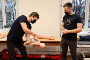 Tai mokėti privalo kiekvienas: pirmoji pagalba užspringus