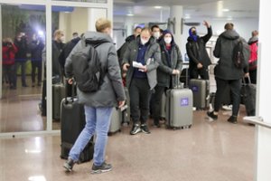 Bendrovės tupdo lėktuvus – atšaukė visus skrydžius tarp Lietuvos ir Jungtinės Karalystės