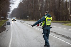 Policijos reido „laimikiai“: vieni praradę teises, kiti išvis jų niekada neturėję