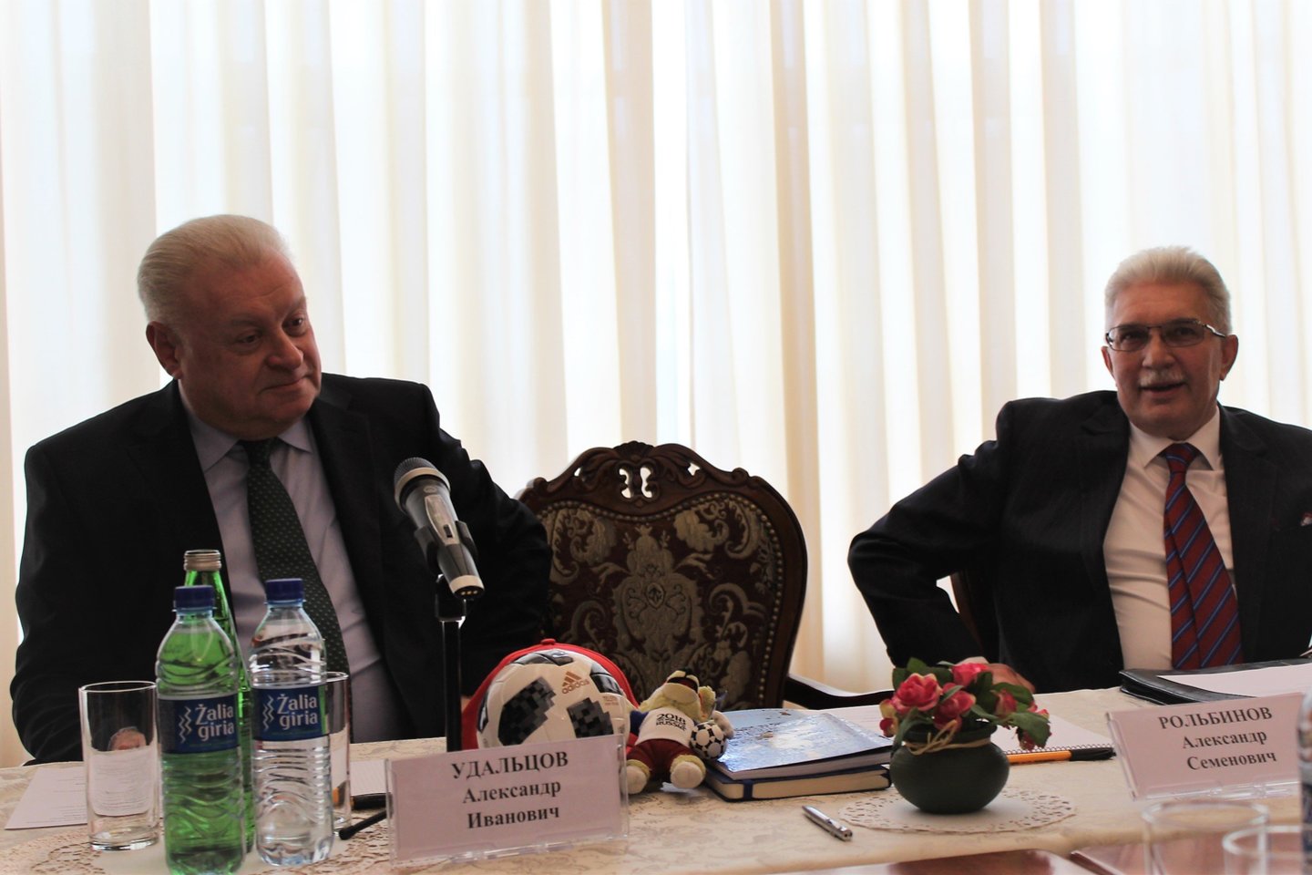 Rusijos ambasadorius Lietuvoje A.Udalcovas ir konsulas A.Gračiovas.<br> G.Pilaičio nuotr.