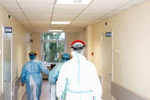 Seime skinasi kelią finansinės paramos nukentėjusiems nuo koronaviruso pokyčiai