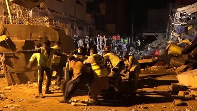 Pakistane per sprogimą gamykloje žuvo mažiausiai 8 darbininkai