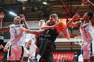 „Rytas“ – priremtas prie sienos: pralaimėjęs VEF skaičiuotų tik teorinius šansus