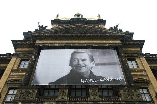 1989 m. buvęs disidentas V�clavas Havelas išrinktas Čekoslovakijos prezidentu. Tai buvo Aksominės revoliucijos pergalė.<br>123rf