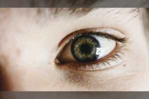 Apie didžiulę grėsmę įspėjantys simptomai: kaip užkirsti kelią regėjimo praradimui?