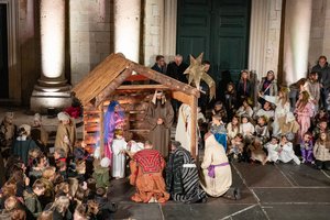 Pasaulis ruošiasi sutikti karantinines Kalėdas