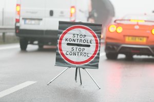 Per Kūčias policijos patikros postuose apgręžta beveik 3,5 tūkst. automobilių