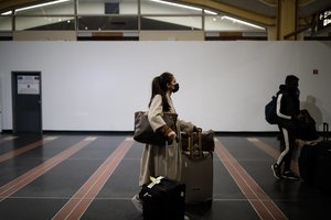 JAV reikalaus iš Jungtinės Karalystės atvykstančių keleivių turėti neigiamą COVID-19 testo atsakymą