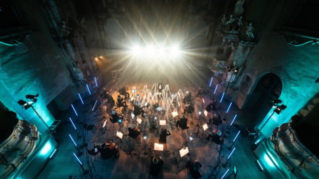 Tarp Šv. Kotrynos bažnyčios sienų suskambo šventinis Šv. Kristoforo kamerinio orkestro koncertas