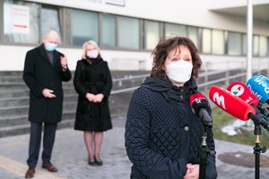 Emocijos po pirmųjų skiepų: atskleidė, kas laukia skiepytis nepanorusių medikų