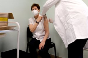 Istorinis momentas: Europa pradėjo skiepijimą nuo koronaviruso