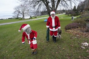 Paslaptingas Kalėdų senelis pradžiugino kanadiečius dosniomis dovanomis