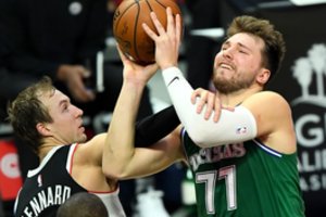 Neeilinė NBA naktis: „Clippers“ patyrė istorinį pažeminimą, „Bucks“ gavo antausį Niujorke