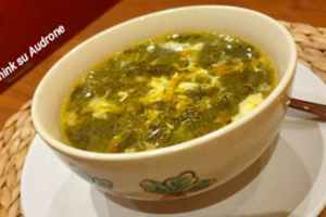 Rūgštynių sriuba su kiaušinio plakiniu: receptas, kuriuo norisi dalintis