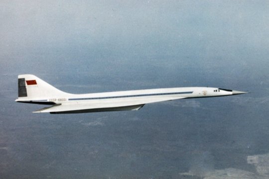 1968 m. Sovietų Sąjungoje pirmą kartą išbandytas viršgarsinis keleivinis lėktuvas „Tu-144“, jo kūrimui vadovavo konstruktorius Aleksejus Tupolevas. 1970 m. lėktuvu pasiektas 2150 km per val. greitis.<br>wikipedia