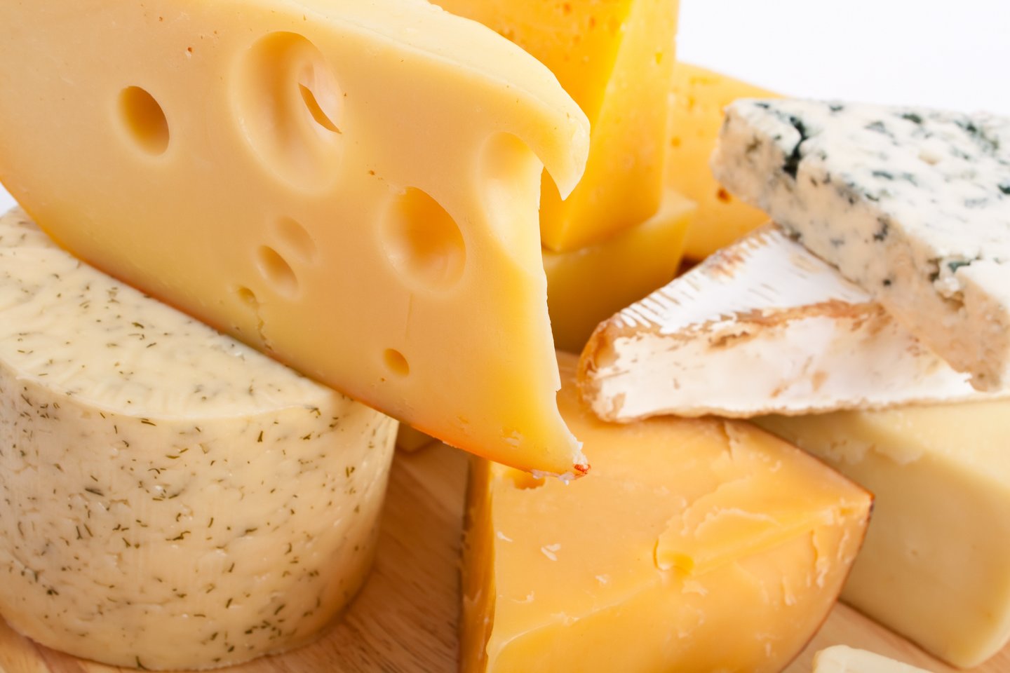 Pasak mitybos specialistų, žmogaus organizmas baltymus iš sūrio pasisavina beveik geriausiai – net 99 proc.<br>123rf nuotr.