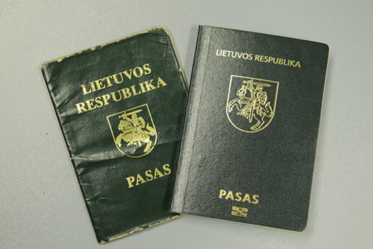 2008 m. pradėti išduoti naujo europinio pavyzdžio Lietuvos Respublikos piliečio pasai.<br>V.Ščiavinsko nuotr.