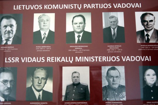 1990 m. baigėsi Viešosios nuomonės tyrimų centro prie Lietuvos mokslo akademijos Filosofijos, sociologijos ir teisės instituto nuo 1989 m. gruodžio 29 d. vykdyta gyventojų apklausa. 82 proc. apklaustųjų pritarė Lietuvos komunistų partijos atsiskyrimui nuo Maskvos.<br>R.Danisevičiaus nuotr.