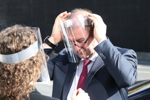 Į V. Uspaskicho kalbas apie vandenį nuo COVID-19 sureagavo ekspertai ir kolegos