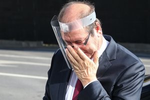 V. Uspaskichui viešai pareiškus apie COVID-19 gydantį vandenį, žodį tarė teisininkai 