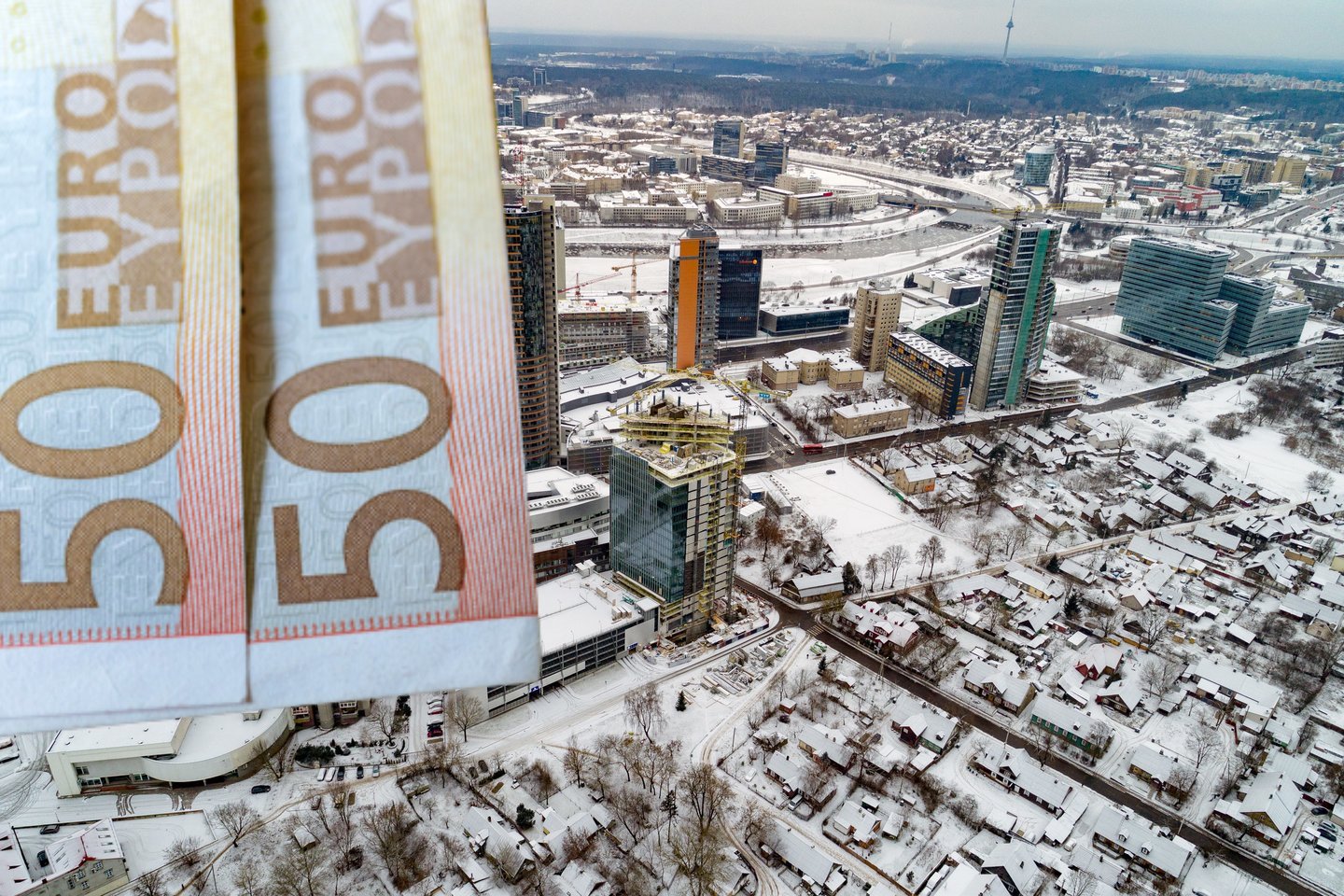 Spartus Vilniaus augimas turi savo pasekmių – inžinerinė ir socialinė infrastruktūra dažnai vėluoja pasiekti naujai augančias miesto teritorijas.<br>lrytas.lt montažas