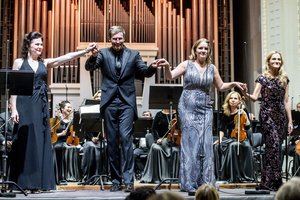 Naujametė šventė iš Nacionalinės filharmonijos atkeliaus į klausytojų namus