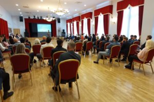 Šokėjai išmoko treniruotes salėse derinti su nuotolinėmis praktikomis