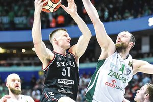 Pamatykite: džentelmeniškai sužaidęs A. Butkevičius padėjo varžovui išvengti traumos