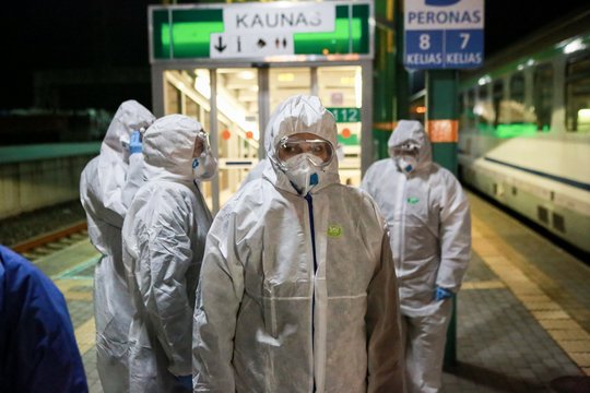 Lietuvoje ir kitose Europos šalyse toliau blogėja situacija dėl koronaviruso.<br>G.Bitvinsko nuotr.