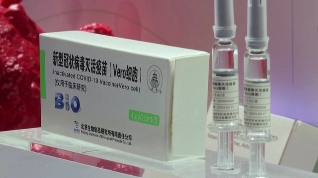 Kinija suteikė sąlyginį leidimą platinti „Sinopharm“ vakciną nuo koronaviruso