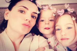 Renata Šakalytė-Jakovleva dalijasi patirtimi, kas svarbiausia auklėjant dukras