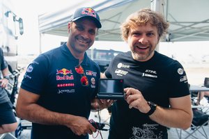Nasseras Al-Attiyah nuo Benedikto Vanago nusižiūrėjo būdą, kaip patobulinti „Toyota Hilux“