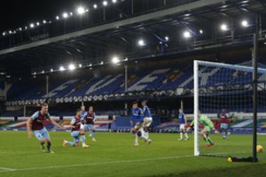 Po keturių pergalių iš eilės „Everton“ pirmąją metų dieną pralaimėjo