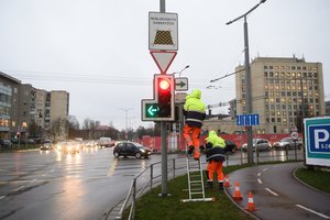 Į sankryžas grąžinta daugiau kaip šimtas žaliųjų rodyklių