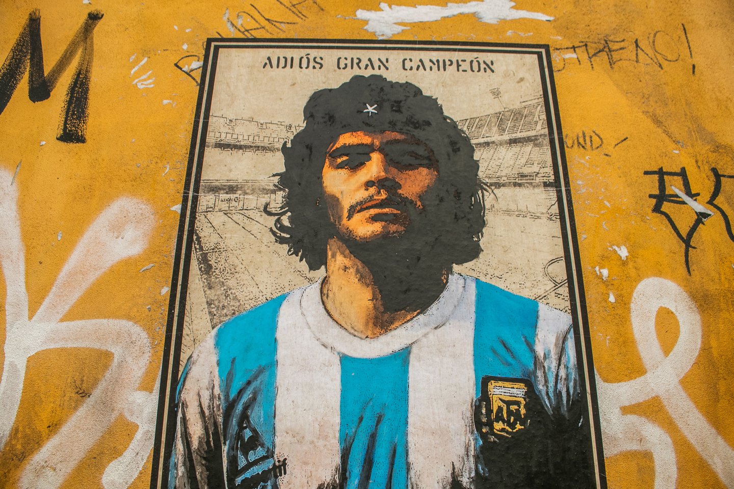 Pasaulis gedi futbolo legendos Diego Maradonos.<br>Cover Images/Scanpix nuotr.