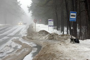 Važiuoti naktį bus sudėtinga: eismo sąlygas sunkins rūkas, plikledis ir lijundra
