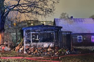 Lentvaryje užsiliepsnojo vagonėlis – vienas žmogus žuvo