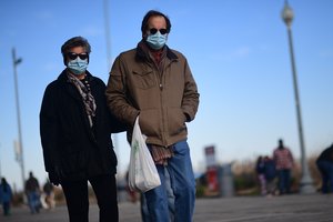 JAV užregistruota rekordiškai daug naujų COVID-19 atvejų – per 277 tūkst.